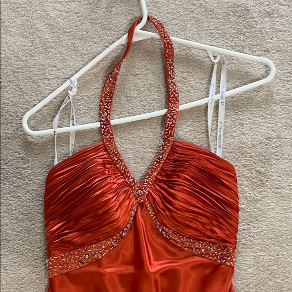 Formal Dress - Picture 2 of 7